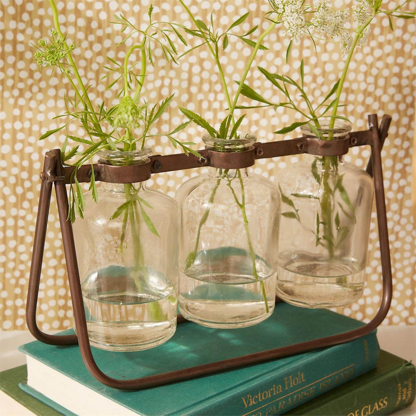 hinged flower arranger