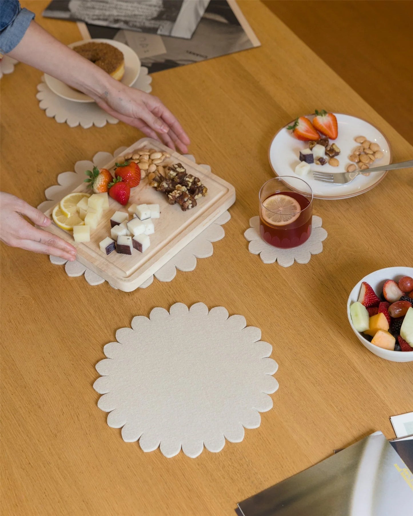 medium crest merino trivet