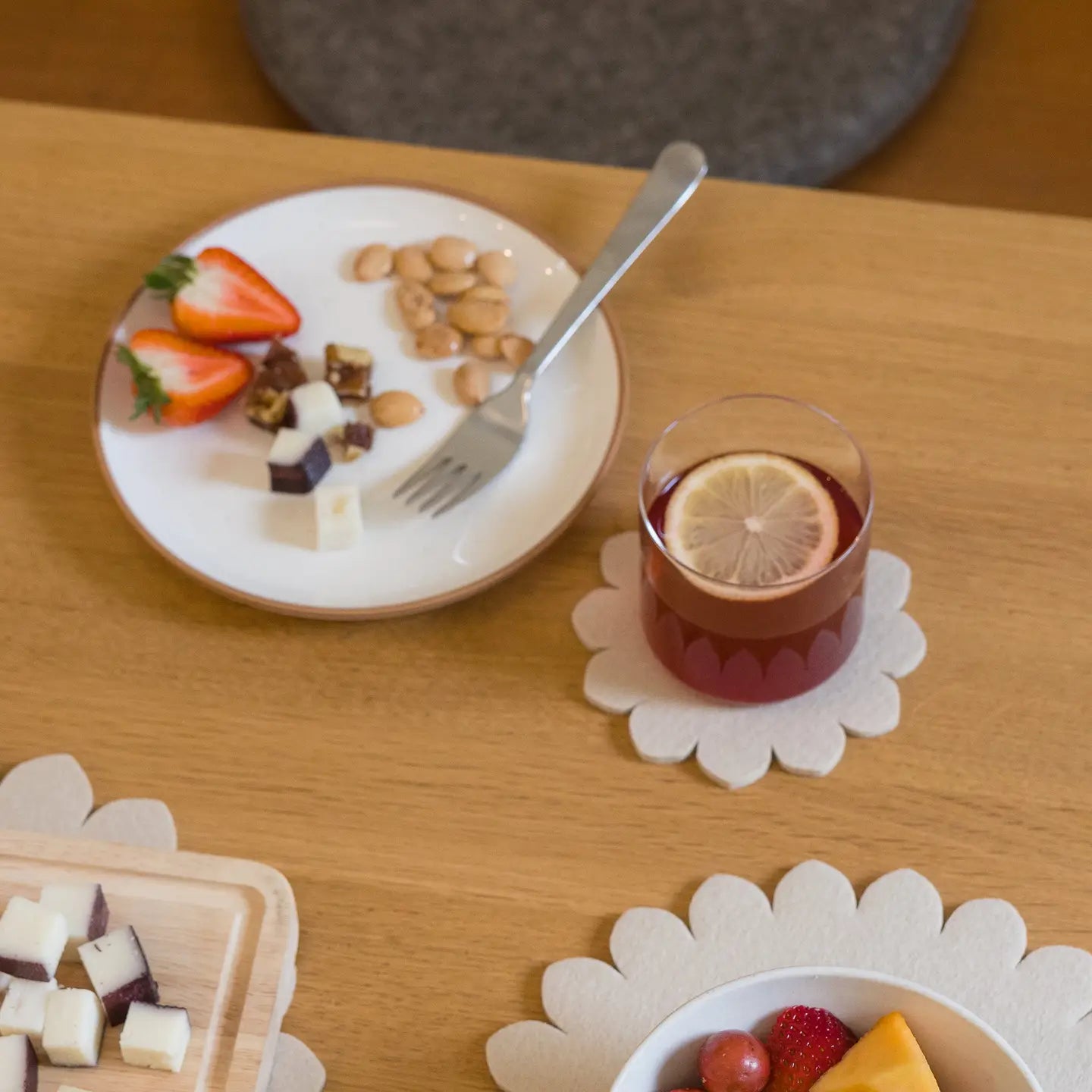 scallop merino coaster set