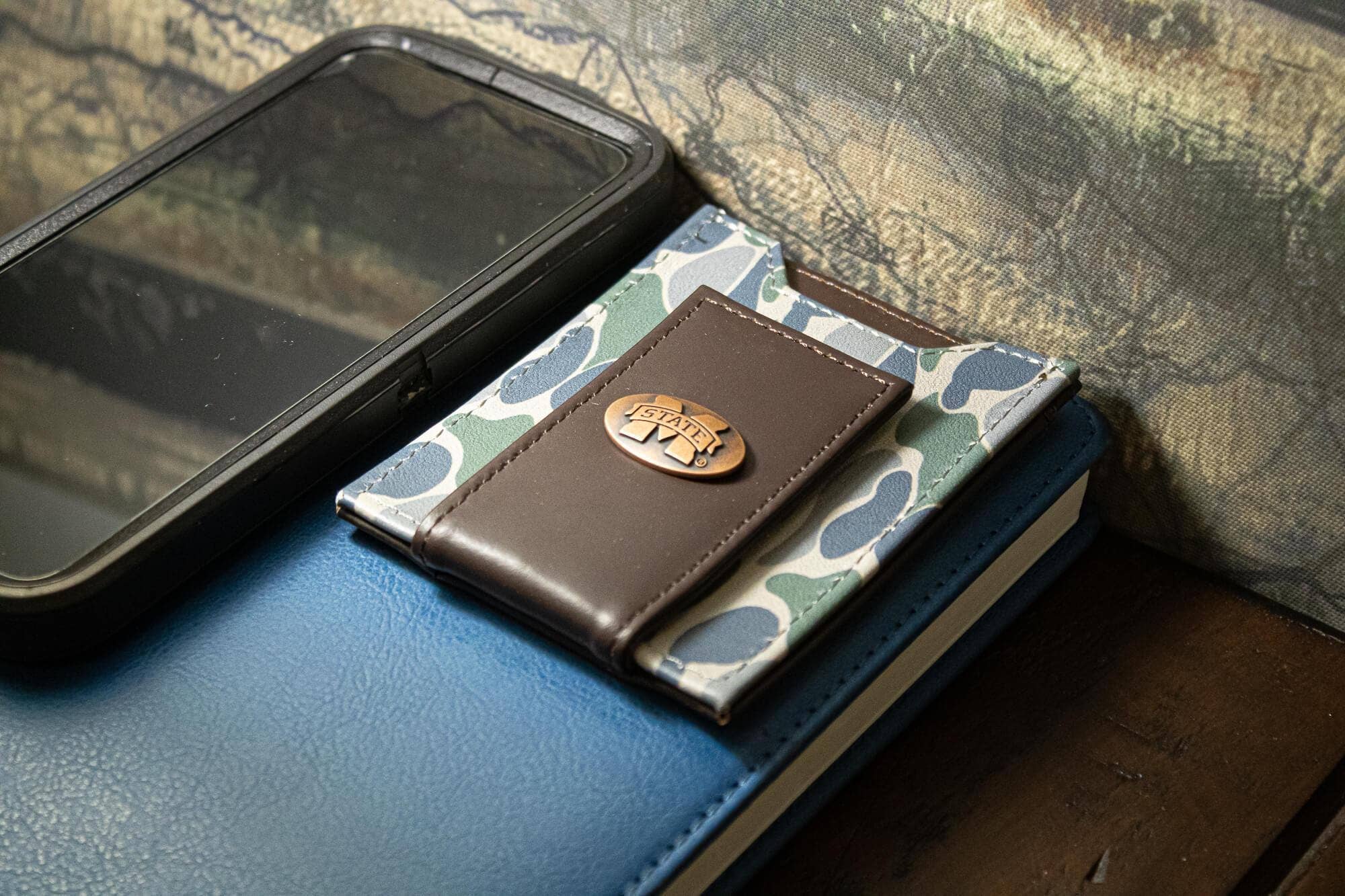 MSU Bulldogs Men's Magnetic Front Pocket Old School Camo Leather Wallet.