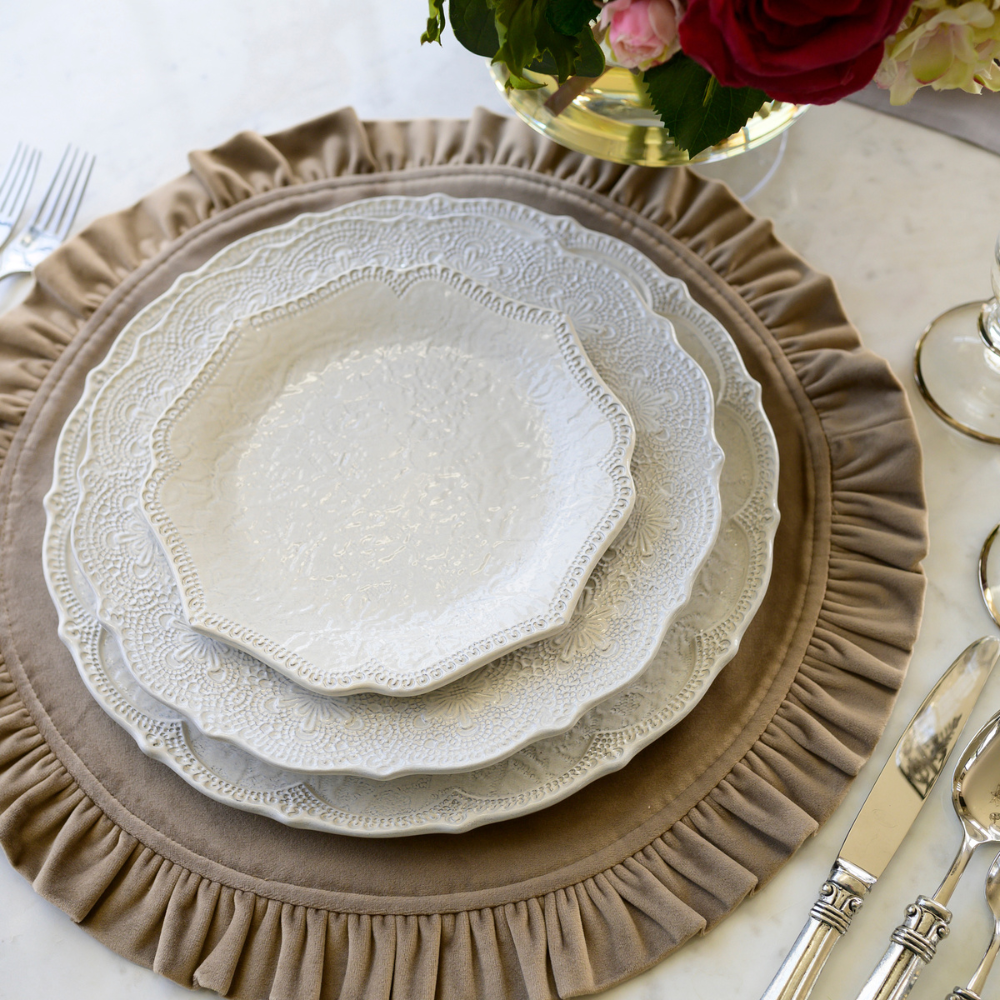 Merletto Antique Lace Scalloped Charger