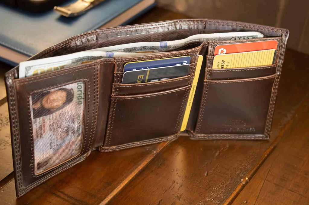 Ole Miss Rebels Men's Collegiate Trifold Leather Wallet.