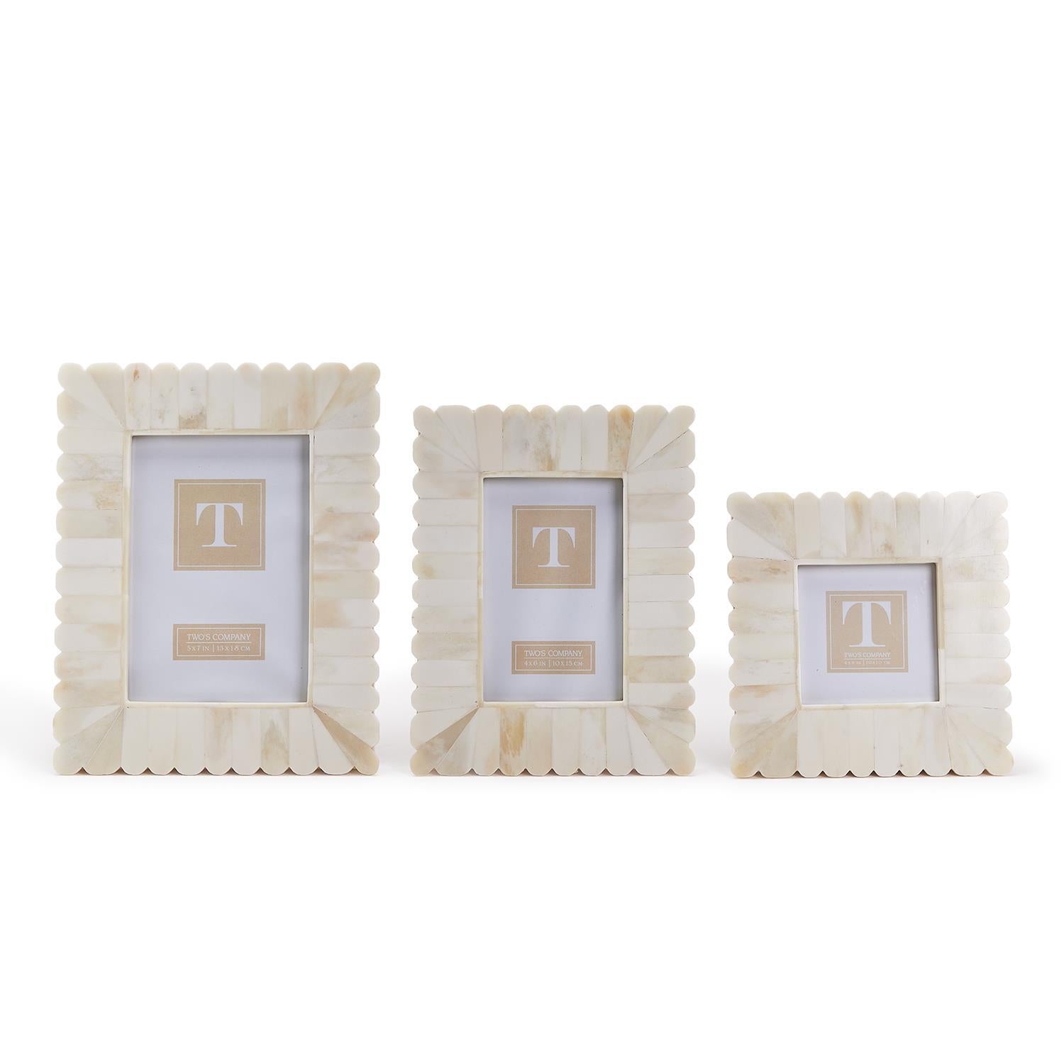 scalloped frame