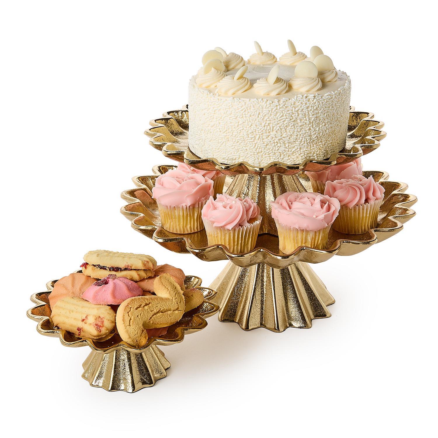 Scalloped Edge Cake Stands
