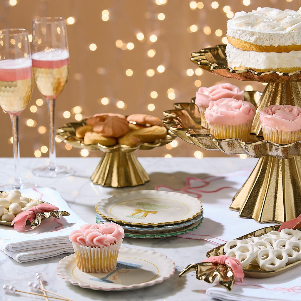 Scalloped Edge Cake Stands