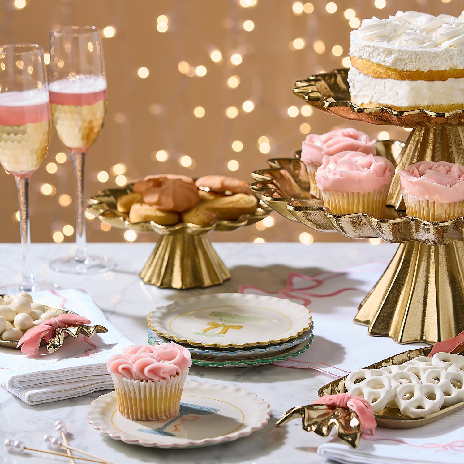 Scalloped Edge Cake Stands