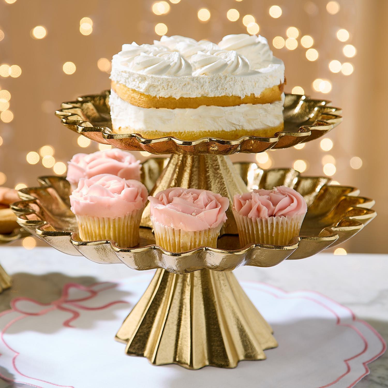 Scalloped Edge Cake Stands