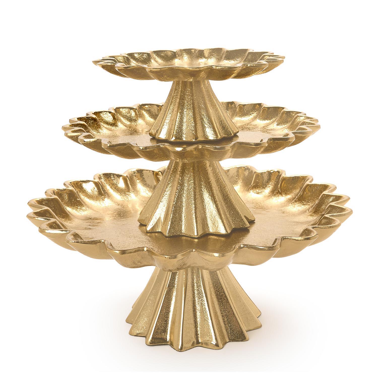 Scalloped Edge Cake Stands