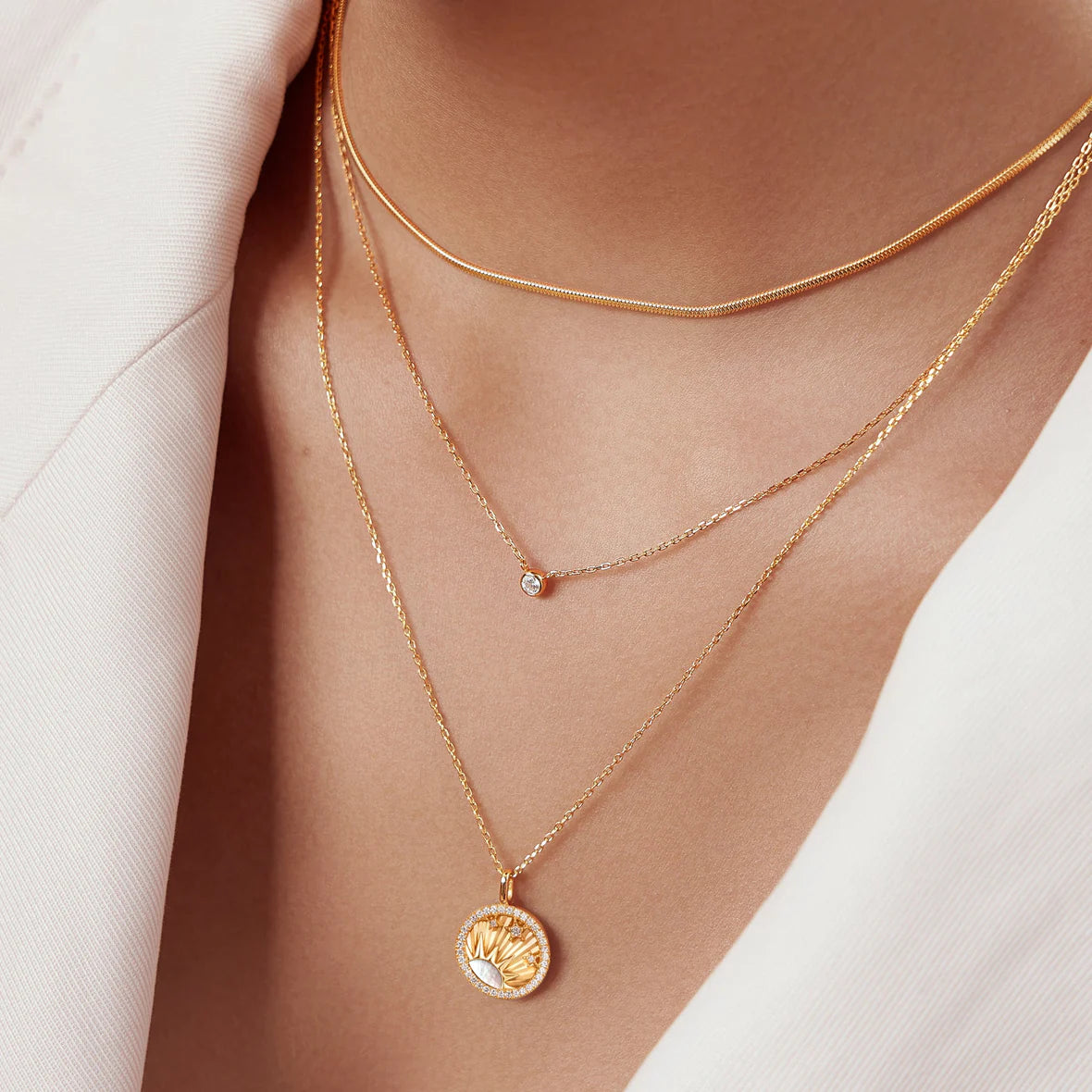 gold round solitaire necklace