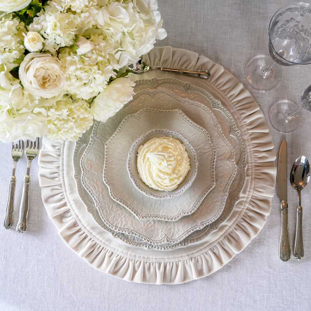 Merletto Antique Lace Scalloped Charger