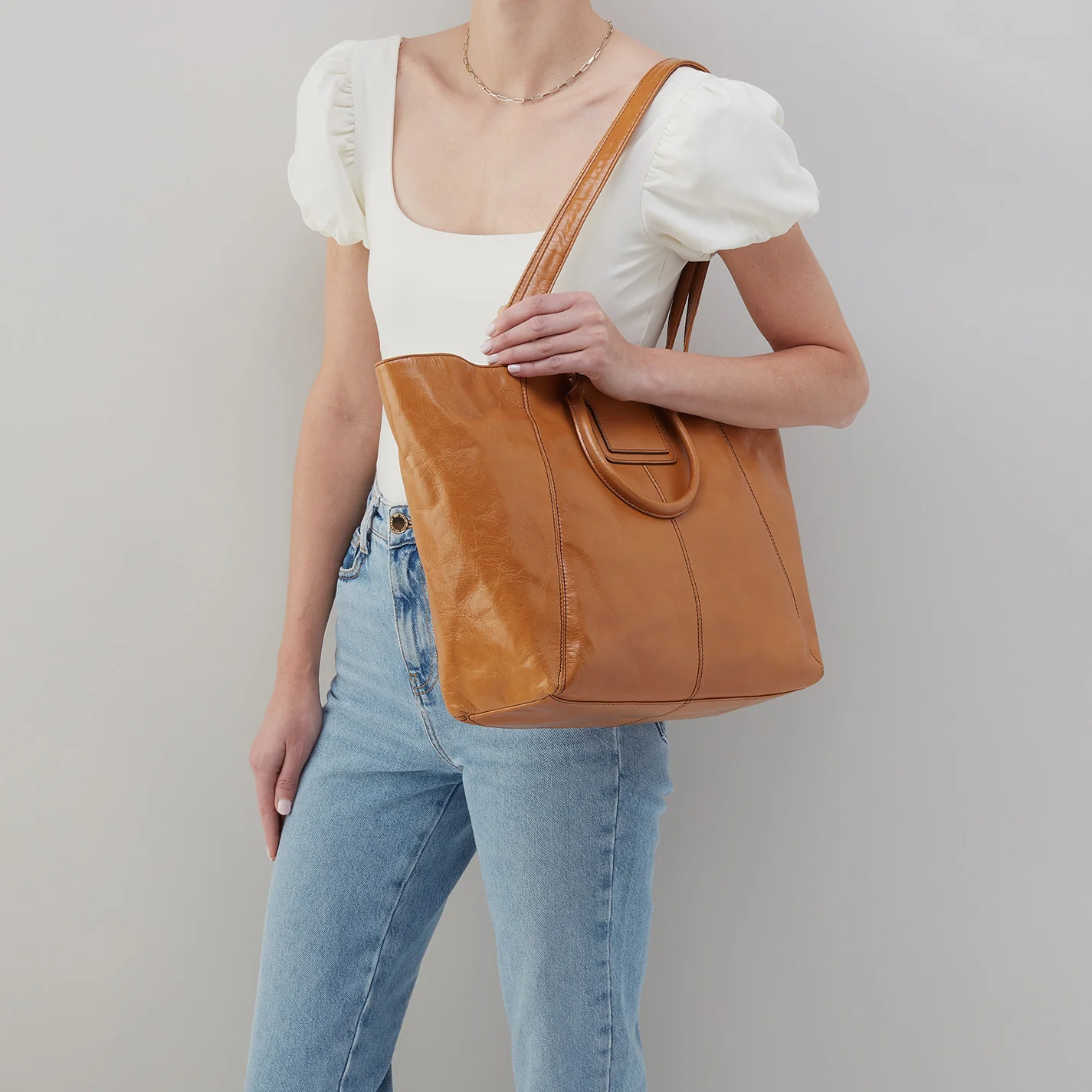 Shelia East-West Tote - Natural